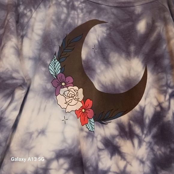 Torrid Women's Off-Shoulder Tie-Dye Moon Sweatshirt Sz 1 - Picture 4 of 10